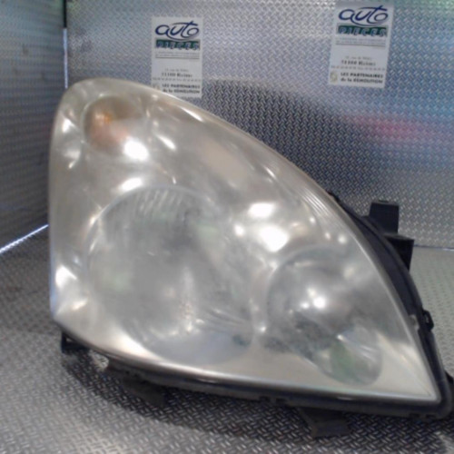 Phare droit Toyota COROLLA Verso 2.0 d-4d (2004-2009)