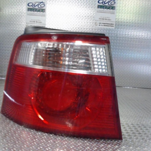 Feu arrière gauche Kia CARENS II Monospace 2.0 crdi (2002)