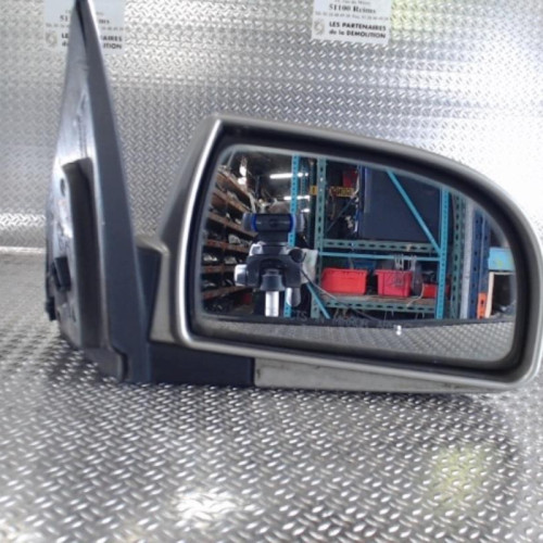 Retroviseur exterieur manuel droit Kia CARENS II Monospace 2.0 crdi (2002)