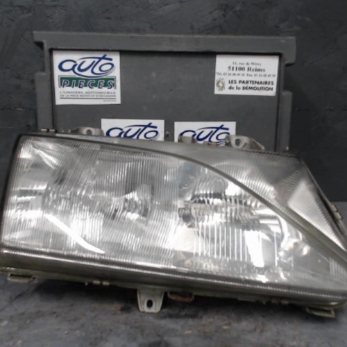 Phare droit Peugeot 806 1.9 td (1995-2002)