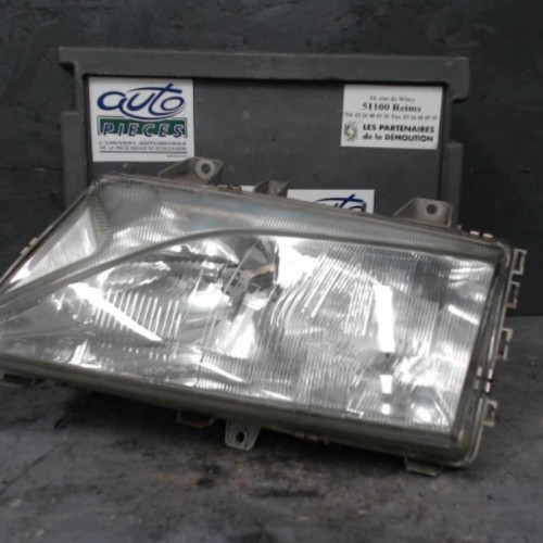 Phare gauche Peugeot 806 1.9 td (1995-2002)