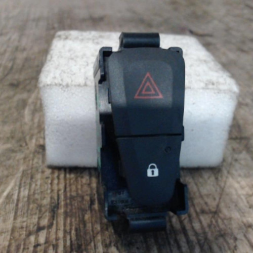 Bouton de warning Dacia LODGY 1.5 dci (2012) 5 portes