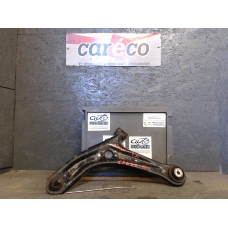 Triangle inf avg Ford B-MAX 1.0 ecoboost (2012)