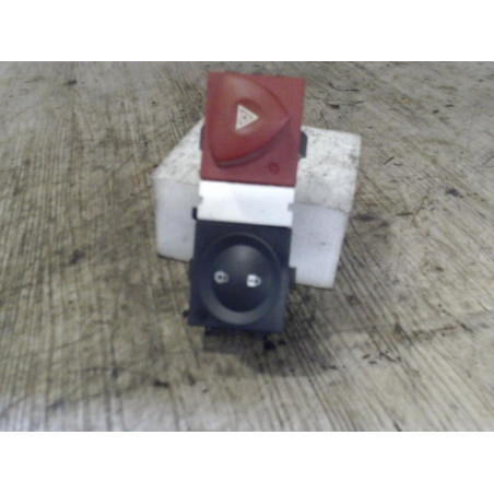 Bouton de warning Renault MEGANE II Break 1.5 dci (2003-2006)
