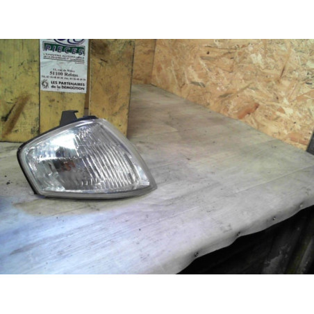 Clignotant droit Mazda 323 F VI 1.4 16v (1998-2001)