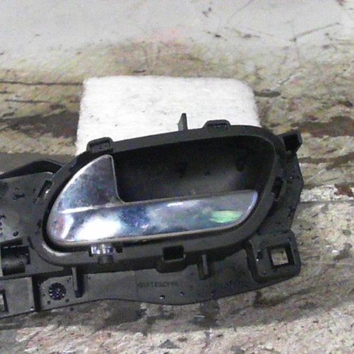 Poignee int porte avg Citroën C4 I 2.0 hdi (2004-2011)