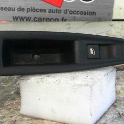 Commande leve-glace porte arrière droite Citroën C4 I 2.0 hdi (2004-2011)