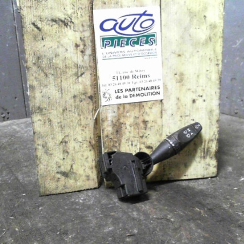 Commande essuie glace Ford FOCUS I A trois volumes 1.8 turbo di - tddi (1999-2004)