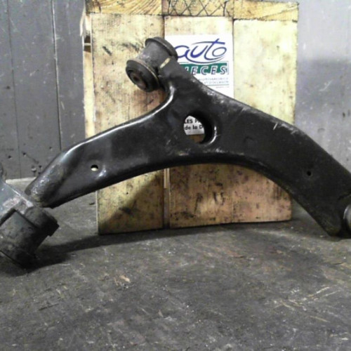 Triangle inf avg Mazda 3 1.6 di turbo (2004-2009)