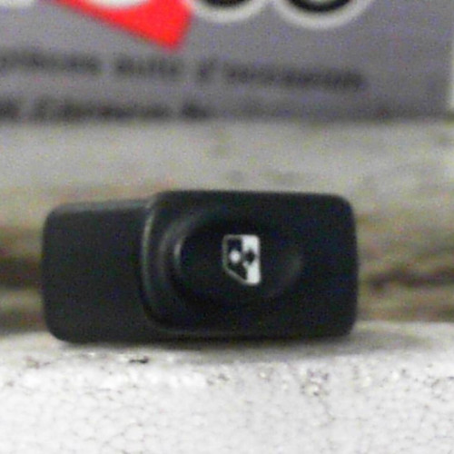 Commande lève-glace porte avant droite Renault MEGANE Scenic 1.9 dti (1997-1999)