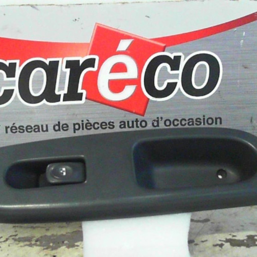 Commande lève-glace porte avant droite Renault CLIO II 1.9 d (1998-2005)