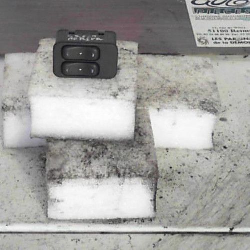 Commande lève-glace porte avant gauche OPEL MERIVA A  0