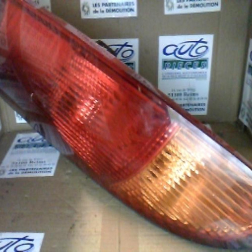 Feu arrière gauche Ford FOCUS I 1.4 16v (1998-2004)
