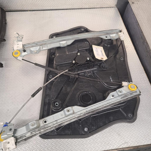 Mecanisme  moteur lève-glace avant droit Renault KOLEOS I 2.0 dci 4x4 (2008)