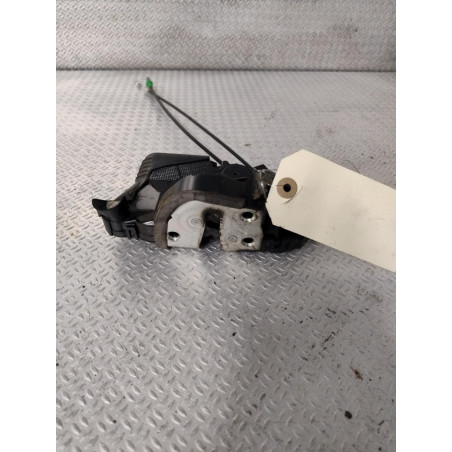 Serrure porte avd Toyota YARIS 1.3 vvt-i (2005-2010)