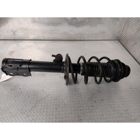 Amortisseur avant droit Toyota YARIS 1.3 vvt-i (2005-2010)