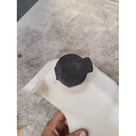 Reservoir lave-glace avant Dacia DOKKER Monospace 1.5 dci (2012)