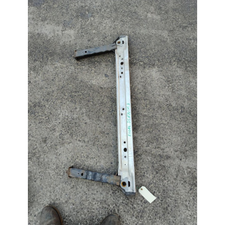 Traverse inférieure armature avant Renault SCÉNIC III 1.9 dci (2009)