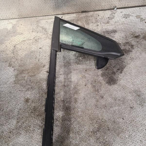 Glace fixe porte av d Peugeot 208 I 1.5 bluehdi 100 (2018)