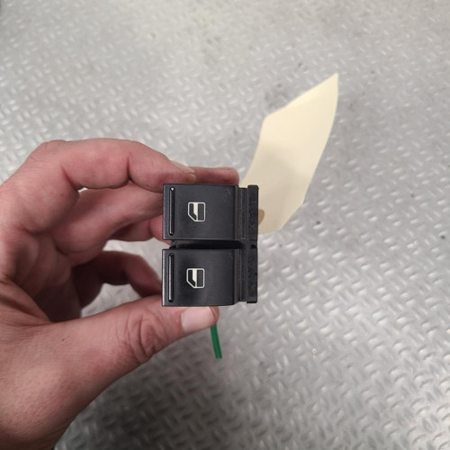 Commande lève-glace porte avant gauche Seat IBIZA IV 1.2 tdi (2010-2015)