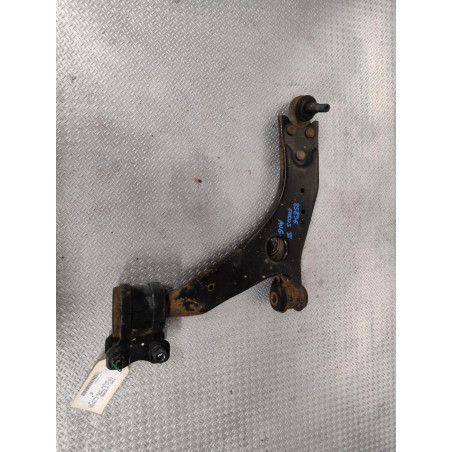 Triangle inf avd Ford FOCUS II 1.8 tdci (2005-2012)