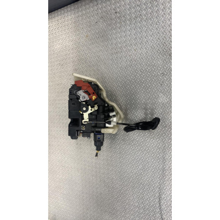 Serrure porte arg Vw JETTA III 1.9 tdi (2005-2010)