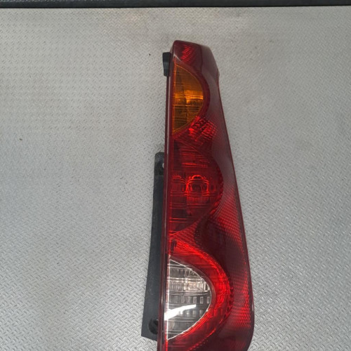 Feu arrière droit Nissan NOTE 1.5 dci (2010-2012)
